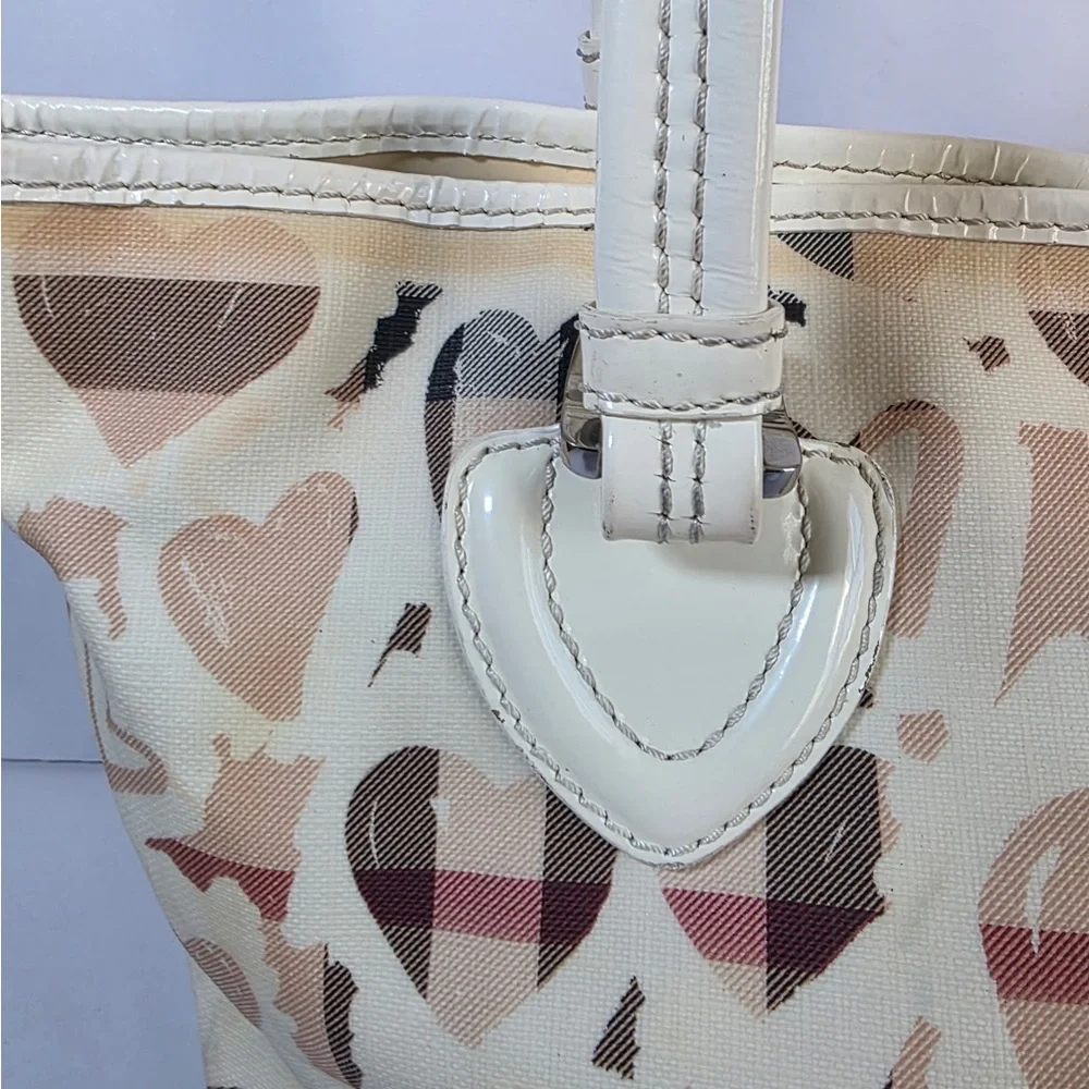 Burberry Novacheck heart Bag